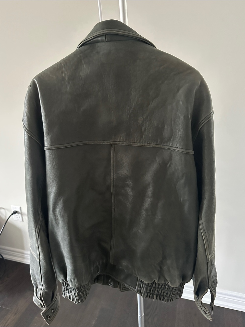 Vintage Danier Men's Greyish Green Leather Bomber Jacket - Picture 2 of 3